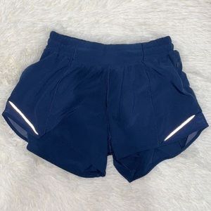 True Navy Lululemon Hotty-Hot Shorts 4” Size 6